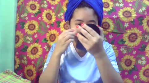 Hi  its me shine  online show from 02/11/25, 05:05