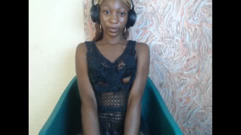 Snapshot of pinknjuicyx chatting on 12/15/24, 11:12 pinknjuicyx online show from 12/15/24, 11:12