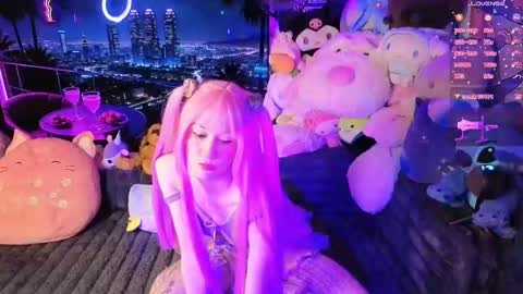 Gwenie online show from 09/29/25, 08:13