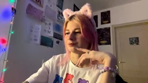 Sara online show from 10/10/25, 09:25