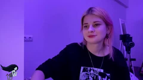 Sara online show from 10/27/25, 10:03