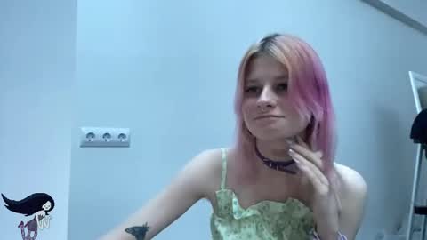 Sara online show from 10/28/25, 08:55