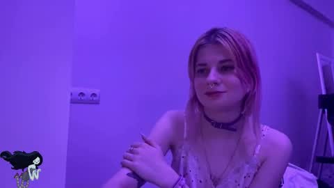 Sara online show from 10/31/25, 07:59