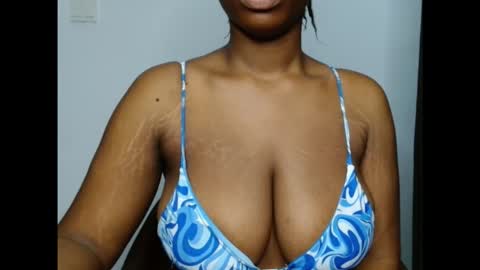 Snapshot of pinkxsugar chatting on 10/10/25, 12:04 pinkxsugar online show from 10/10/25, 12:04