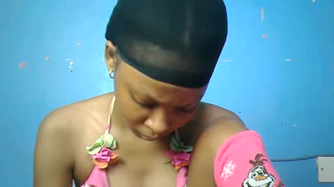 Snapshot of pinky_lov chatting on 11/19/25, 06:46 pinky_lov online show from 11/19/25, 06:46