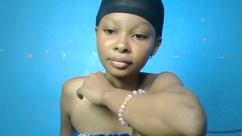 Snapshot of pinky_lov chatting on 12/05/25, 06:33 pinky_lov online show from 12/05/25, 06:33