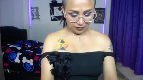 VIOLETA LOPEZ online show from 12/02/25, 10:27