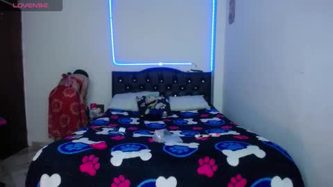 VIOLETA LOPEZ online show from 02/15/26, 10:28