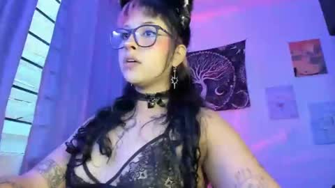 pinky_promiseex online show from 10/13/25, 10:43