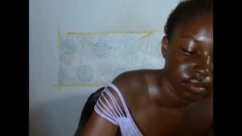 pinkykiki_247 online show from 11/04/25, 03:49