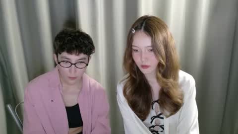 Li long hair and Ru short hair online show from 06/13/26, 10:18