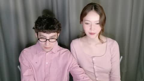Li long hair and Ru short hair online show from 06/14/26, 11:07