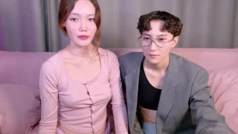 Li long hair and Ru short hair online show from 07/18/26, 10:02