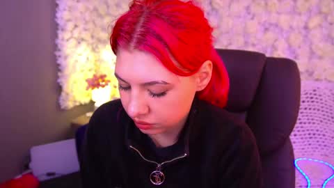 Snapshot of pinkytrix chatting on 04/27/26, 01:20 pinkytrix online show from 04/27/26, 01:20