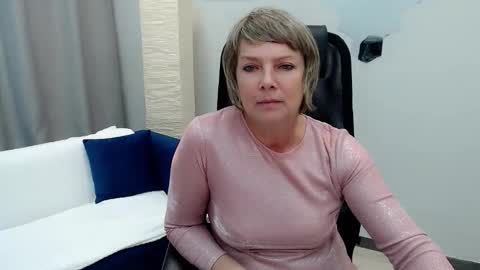 Snapshot of pion_s chatting on 09/24/25, 09:34 Bella online show from 09/24/25, 09:34