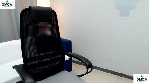 Snapshot of pion_s chatting on 11/17/25, 07:36 Bella online show from 11/17/25, 07:36