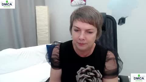 Snapshot of pion_s chatting on 11/30/25, 07:01 Bella online show from 11/30/25, 07:01