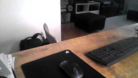 Snapshot of pipi2704 chatting on 07/19/26, 04:16 pipi2704 online show from 07/19/26, 04:16