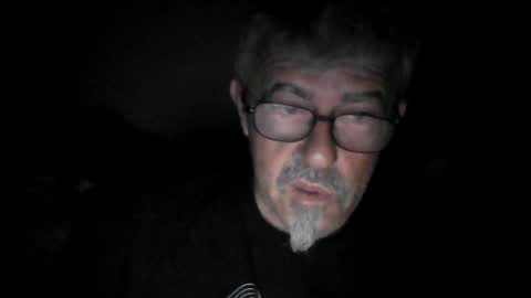 Snapshot of pipi2704 chatting on 08/09/26, 01:40 pipi2704 online show from 08/09/26, 01:40