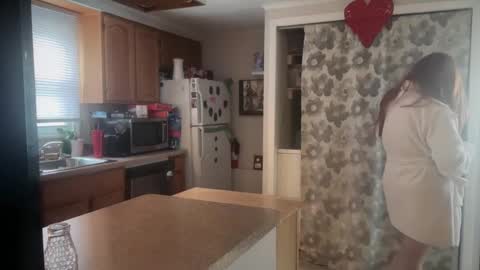 Snapshot of pirdybirdyxo chatting on 02/12/25, 01:16 pirdybirdyxo online show from 02/12/25, 01:16