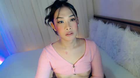 Snapshot of piroulita chatting on 04/16/26, 11:00 Ari online show from 04/16/26, 11:00