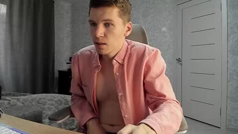 Snapshot of pirremeow chatting on 03/31/26, 06:36 Pierre online show from 03/31/26, 06:36