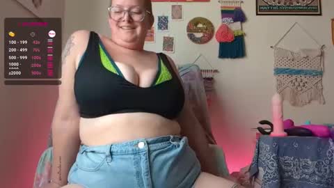 Em online show from 02/19/25, 09:36