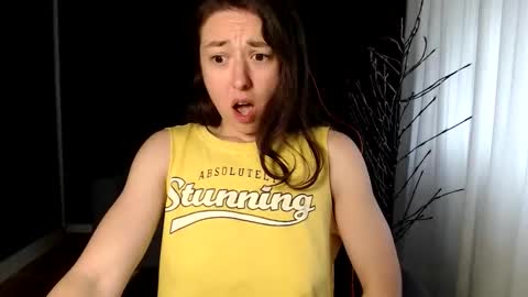 piscesgirl06 online show from 10/27/25, 06:06