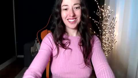 Snapshot of piscesgirl06 chatting on 12/19/25, 05:47 piscesgirl06 online show from 12/19/25, 05:47