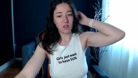 piscesgirl06 online show from 06/12/26, 04:22