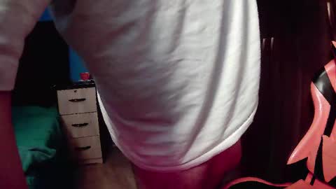 Snapshot of pisceslost chatting on 11/15/25, 12:30 pisceslost online show from 11/15/25, 12:30