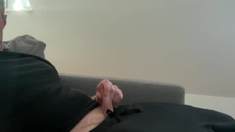 pises111 online show from 11/19/25, 08:36