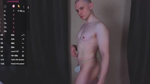 Snapshot of pistonpojizni chatting on 04/25/26, 04:59 STRONGBEAUTY online show from 04/25/26, 04:59