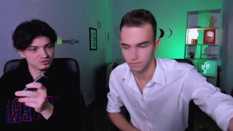 Snapshot of pit_wetty chatting on 12/15/25, 01:15 Pitt online show from 12/15/25, 01:15