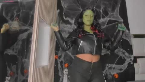 Snapshot of pittandlunaa69 chatting on 10/30/25, 01:34 PittAndLunaa69 online show from 10/30/25, 01:34