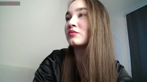 Snapshot of pixie____ chatting on 04/30/26, 01:17 Lily online show from 04/30/26, 01:17