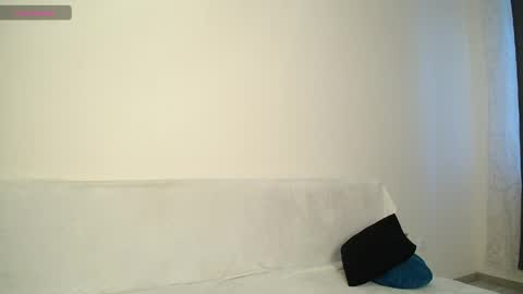 Snapshot of pixie____ chatting on 05/04/26, 01:40 Lily online show from 05/04/26, 01:40