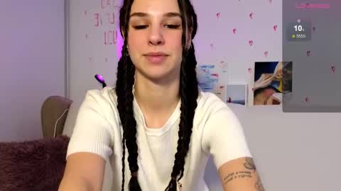 Snapshot of pixie_molly chatting on 03/05/26, 04:52 Molly online show from 03/05/26, 04:52