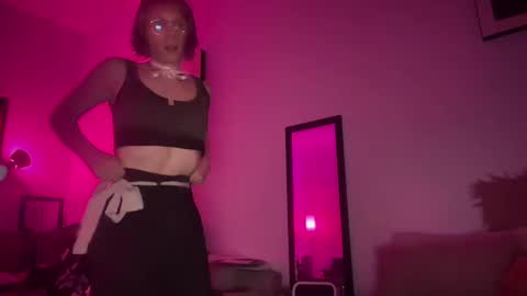 Snapshot of pixie_praxis chatting on 02/05/25, 08:11 pixie_praxis online show from 02/05/25, 08:11