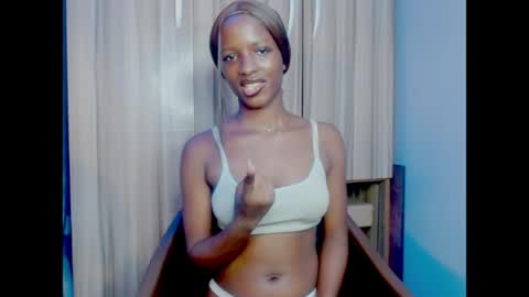 Snapshot of pixie_pulse chatting on 05/28/26, 07:05 Ella online show from 05/28/26, 07:05