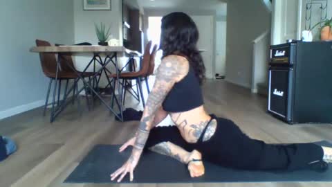 pixiecatfairy online show from 06/30/26, 04:08