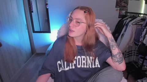 Snapshot of pixiedaemon chatting on 12/19/24, 02:56 pixie online show from 12/19/24, 02:56