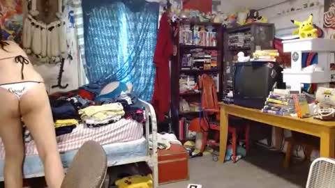 Izzy online show from 08/04/26, 05:37
