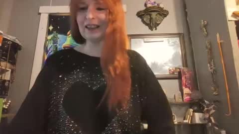 Snapshot of pizzedwife chatting on 02/17/26, 04:02 pizzedwife online show from 02/17/26, 04:02