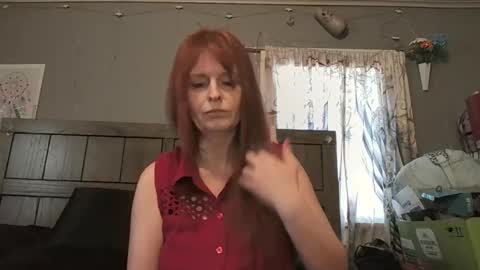 Snapshot of pizzedwife chatting on 02/18/26, 04:14 pizzedwife online show from 02/18/26, 04:14