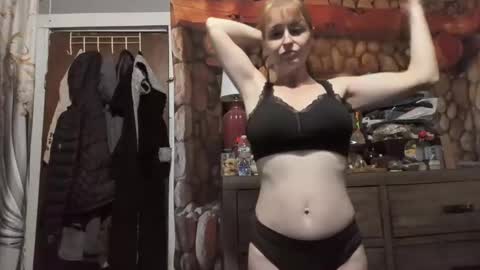 Snapshot of pizzedwife chatting on 03/29/26, 03:28 pizzedwife online show from 03/29/26, 03:28