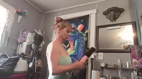 Snapshot of pizzedwife chatting on 04/07/26, 11:15 pizzedwife online show from 04/07/26, 11:15