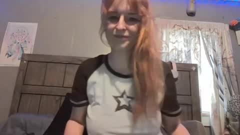 Snapshot of pizzedwife chatting on 04/12/26, 01:16 pizzedwife online show from 04/12/26, 01:16