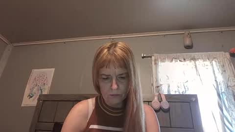 Snapshot of pizzedwife chatting on 04/21/26, 05:39 pizzedwife online show from 04/21/26, 05:39