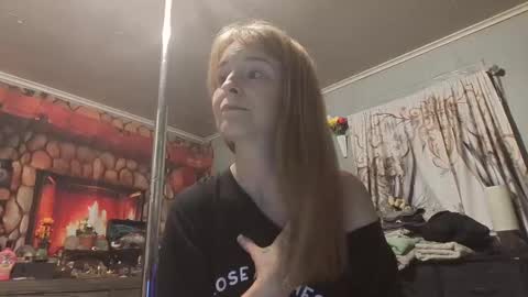 Snapshot of pizzedwife chatting on 05/02/26, 03:11 pizzedwife online show from 05/02/26, 03:11